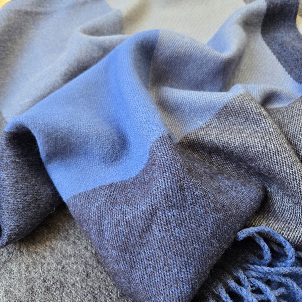 {{{THICK}}} Cashmere Woven Wrap From Florence Italy Luxury - Picture 10 of 16